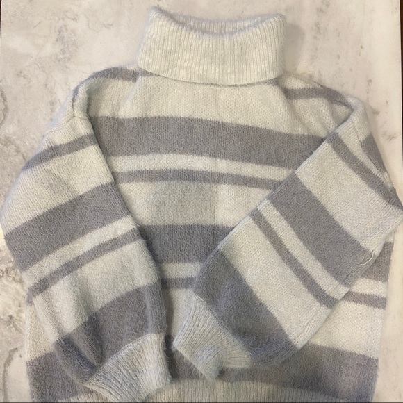 Goodnight Macaroon Striped Grey White Sweater - Picture 4 of 7
